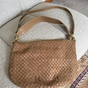 Clare V MOYEN MESSENGER IN CLAY WOVEN CHECKER